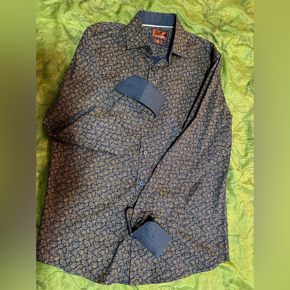 Men’s Consequence sz small button up paisley pattern